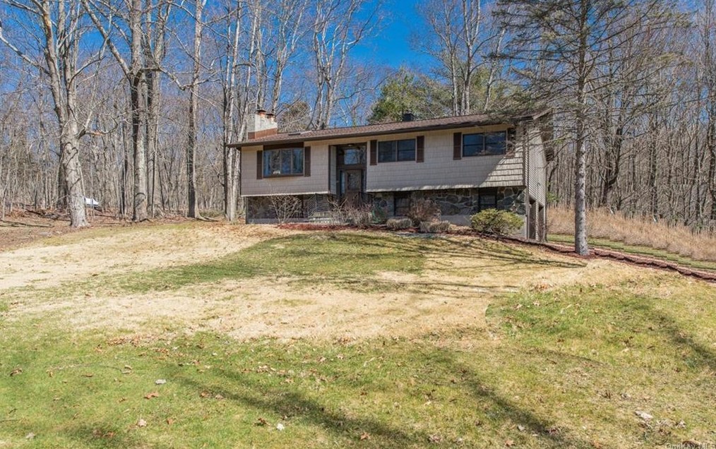 104 Still Rd, Poughquag, NY 12570