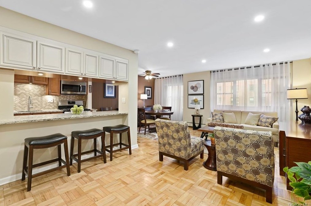 80 E Hartsdale Ave #223, Hartsdale, NY 10530