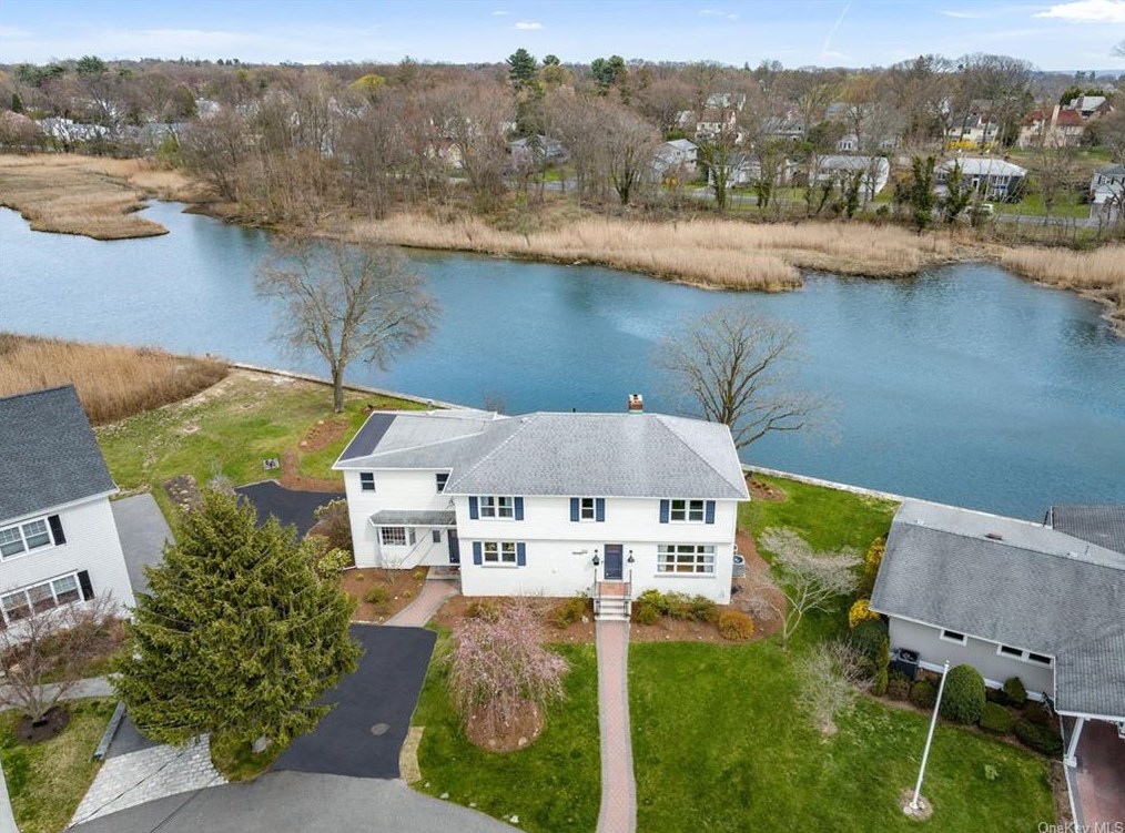 722 Guion Dr, Mamaroneck, NY 10543-4117