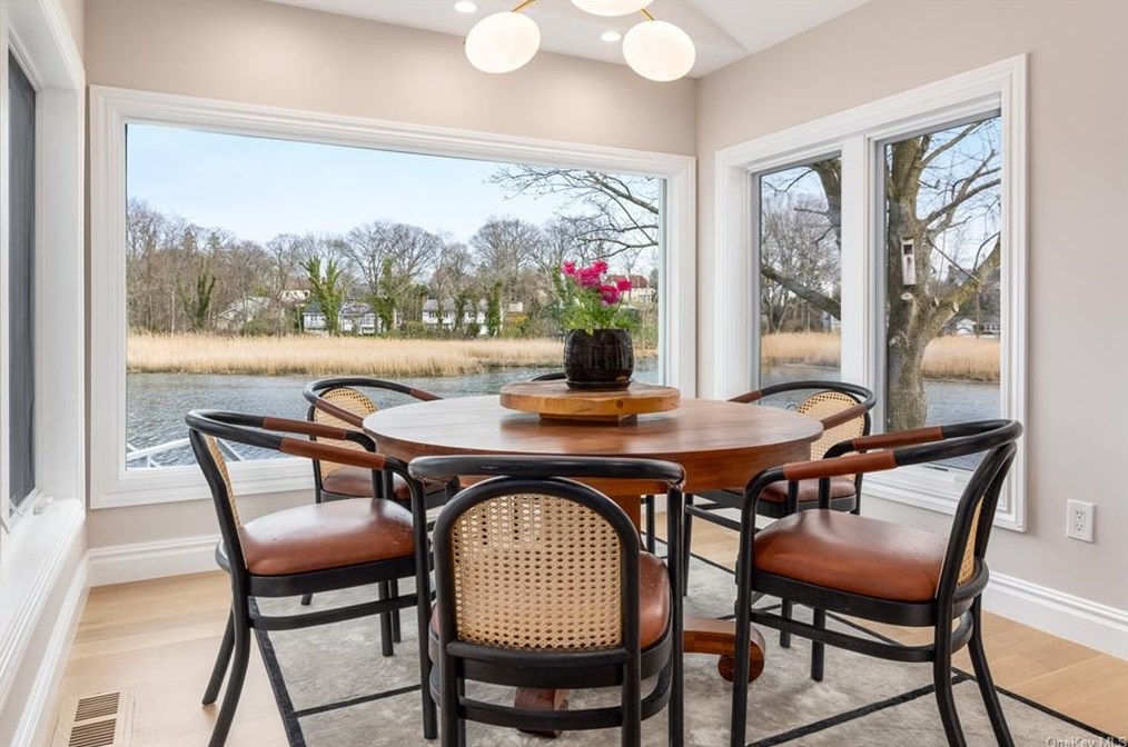 722 Guion Dr, Mamaroneck NY  10543-4019 exterior