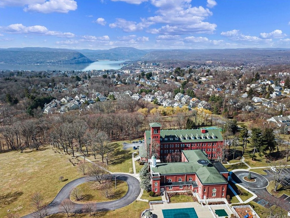 38 Bayberry Dr, Peekskill NY  10566-4859 exterior