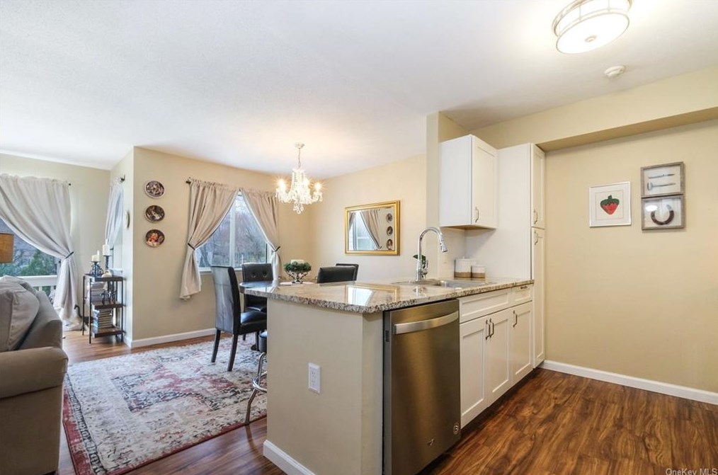 38 Bayberry Dr, Peekskill NY  10566-4859 exterior