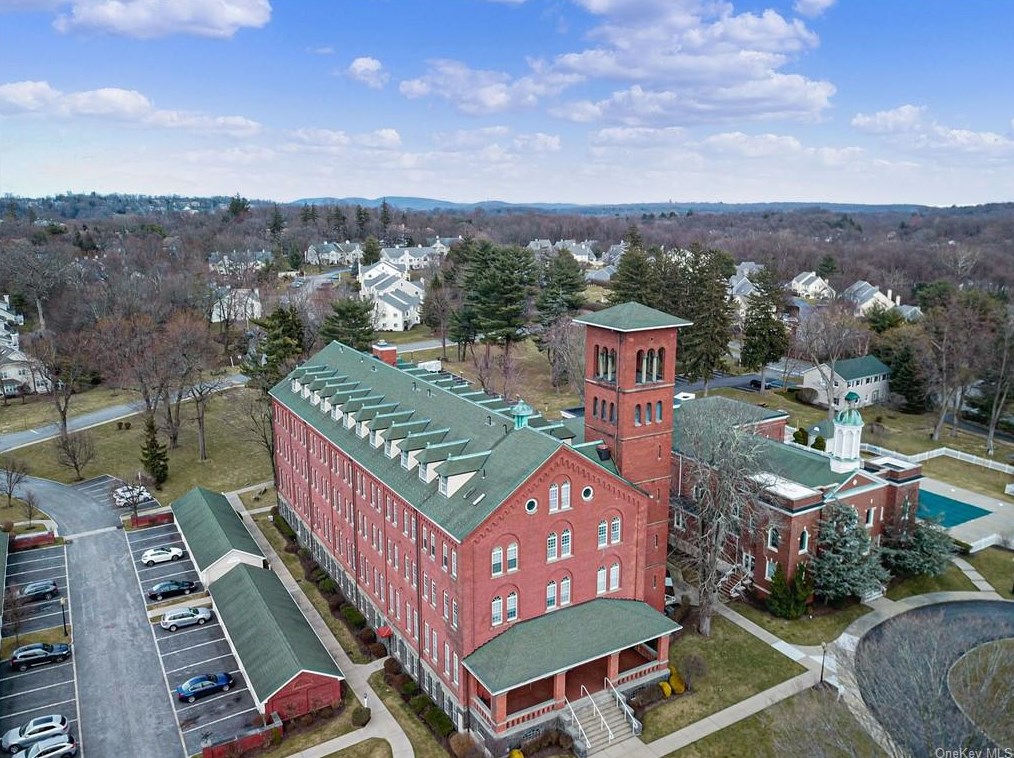 38 Bayberry Dr, Peekskill NY  10566-4859 exterior