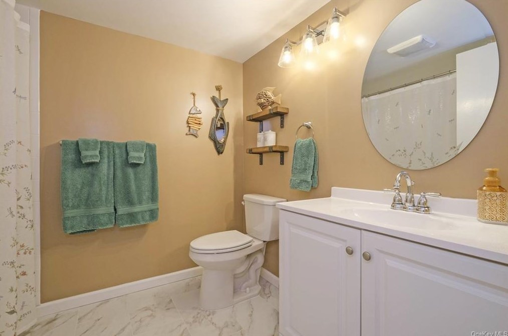 38 Bayberry Dr, Peekskill NY  10566-4859 exterior