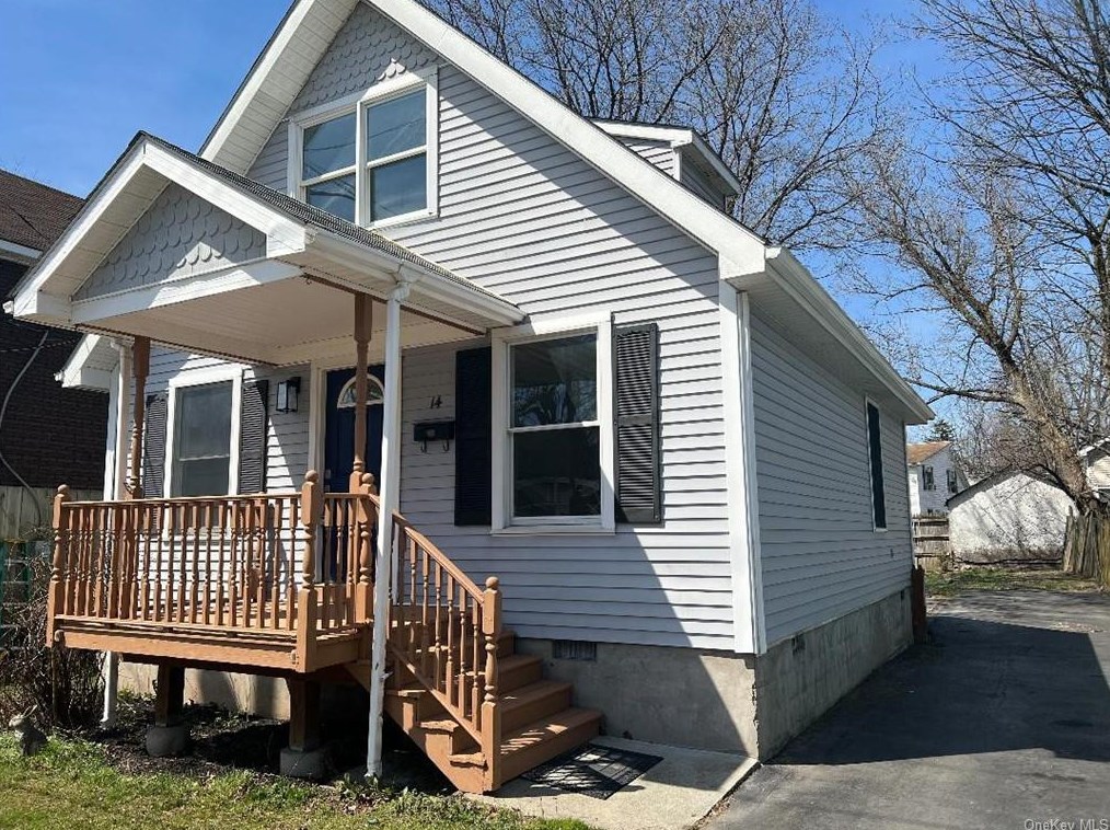 14 Barclay St, Port Jervis, NY 12771-2301