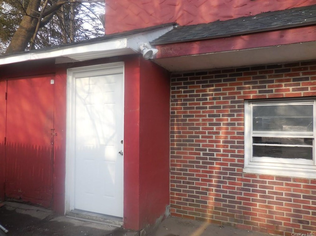 14 Maurice Ln #1, Newburgh, NY 12553