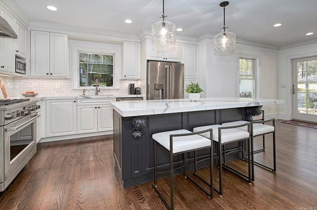 4 Perry Cir, Chappaqua, NY 10514