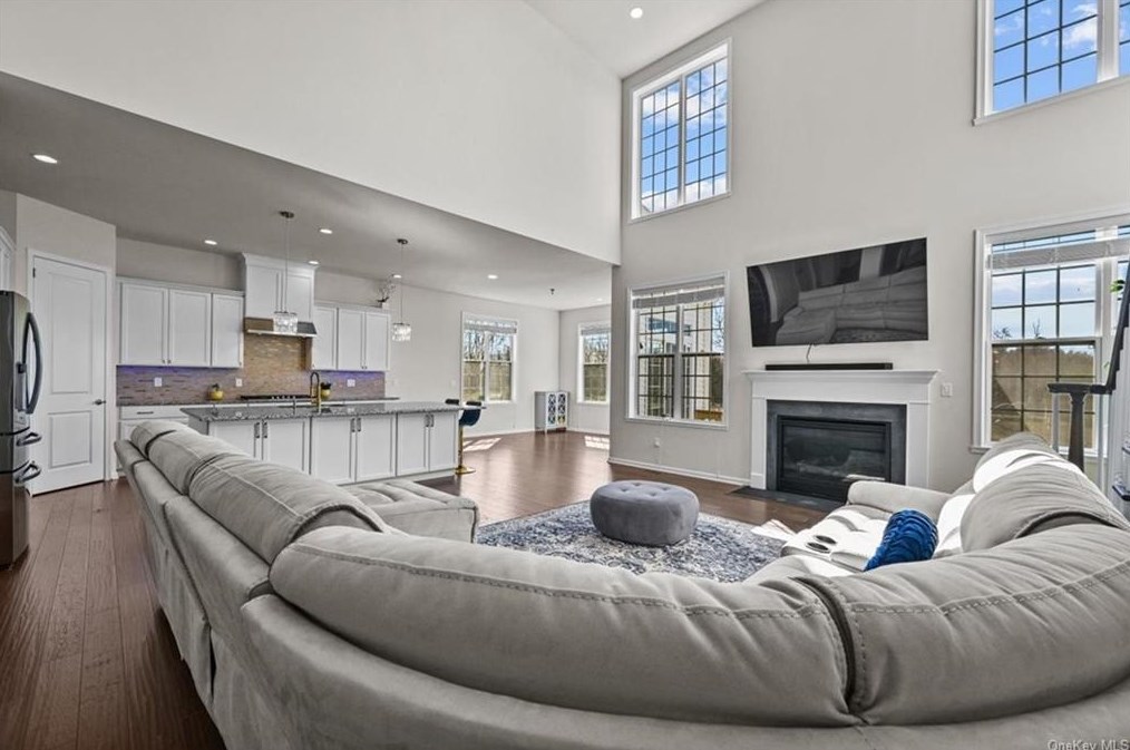 40 Fenton Way, East Fishkill NY  12533-7376 exterior