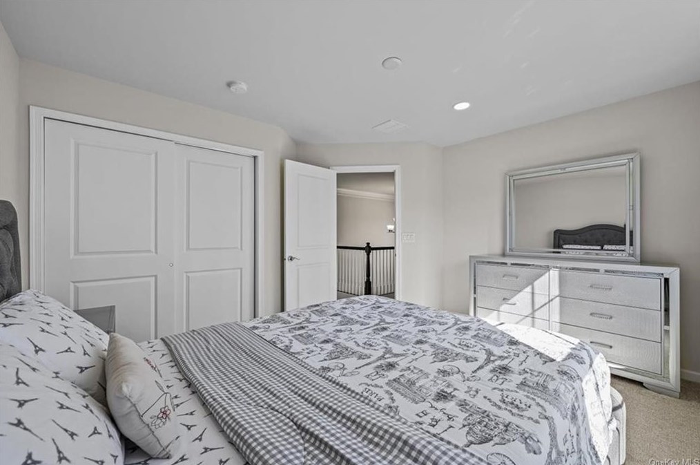 40 Fenton Way, East Fishkill NY  12533-7376 exterior