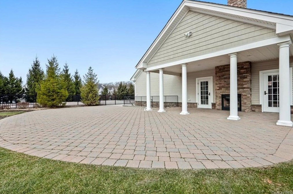 40 Fenton Way, East Fishkill NY  12533-7376 exterior