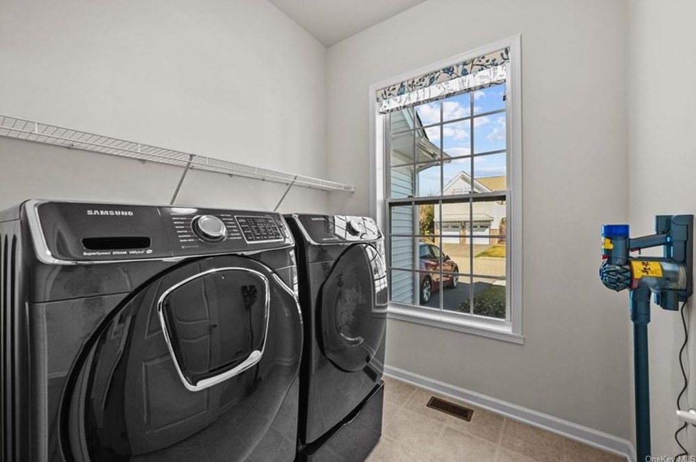 40 Fenton Way, East Fishkill NY  12533-7376 exterior