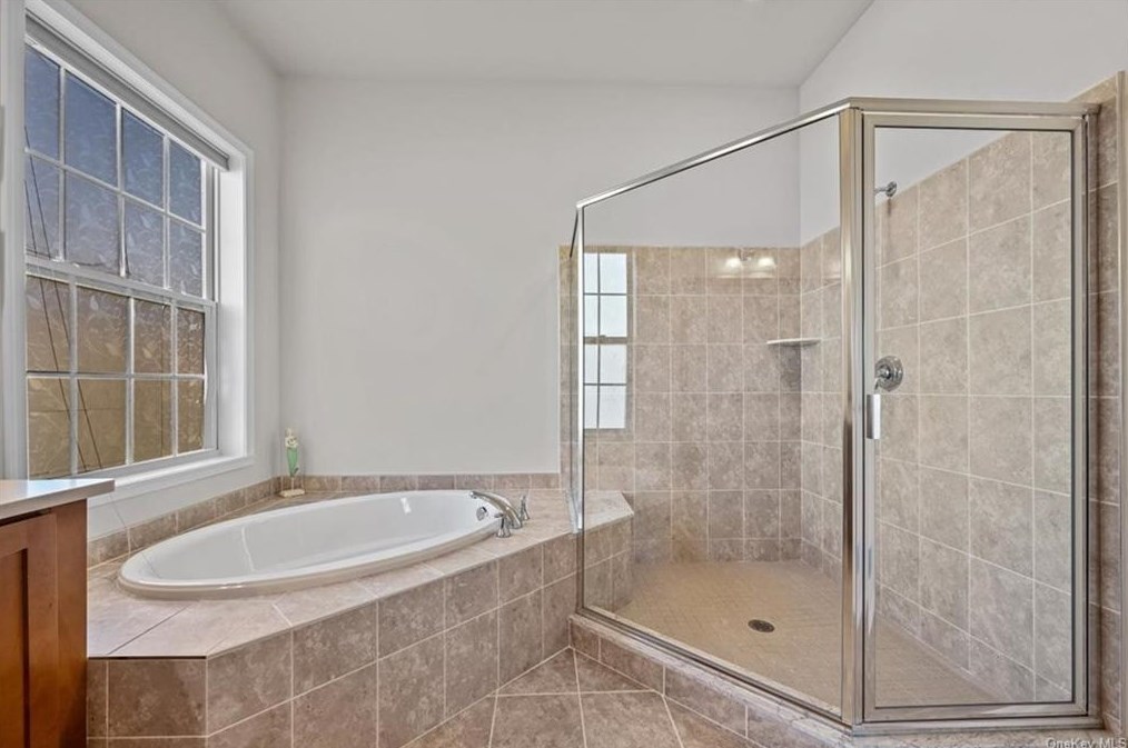 40 Fenton Way, East Fishkill NY  12533-7376 exterior