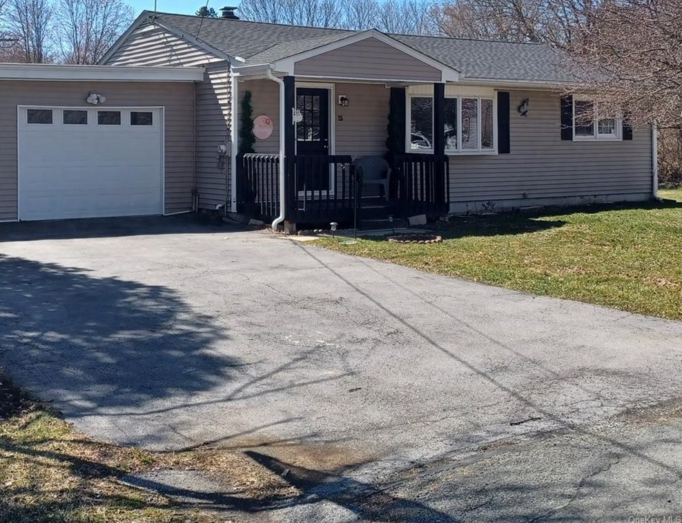 25 Berry Ln, Circleville, NY 10919