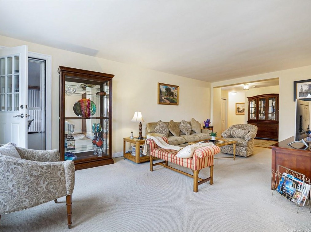 177 E Hartsdale Ave #4t, Hartsdale, NY 10530