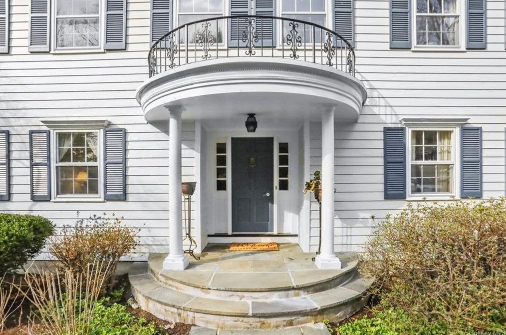 311 Bear Ridge Rd, Pleasantville, NY 10570