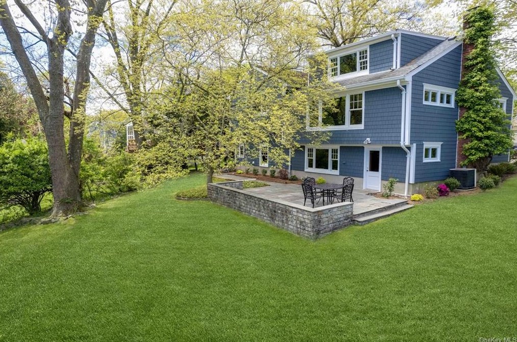 6 Pheasant Run, Larchmont NY  10538-3423 exterior