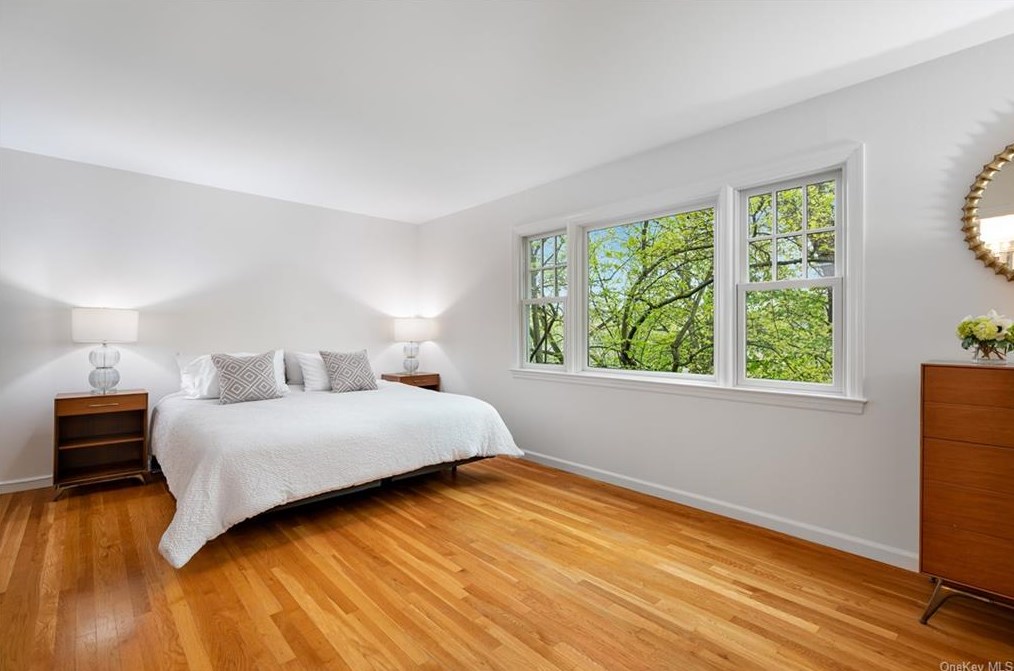 6 Pheasant Run, Larchmont NY  10538-3423 exterior