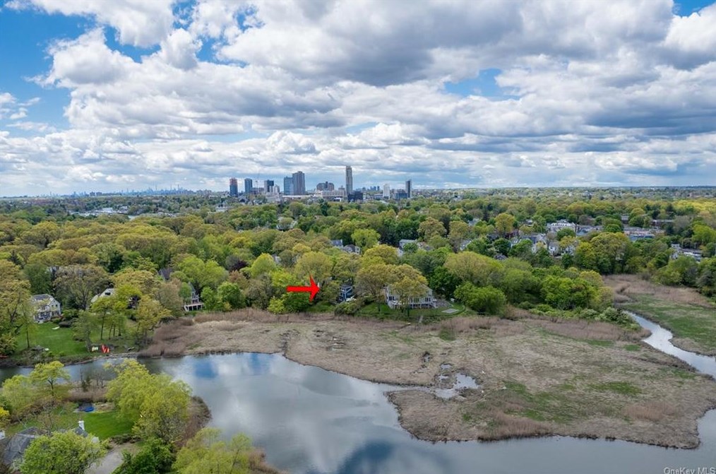 6 Pheasant Run, Larchmont NY  10538-3423 exterior