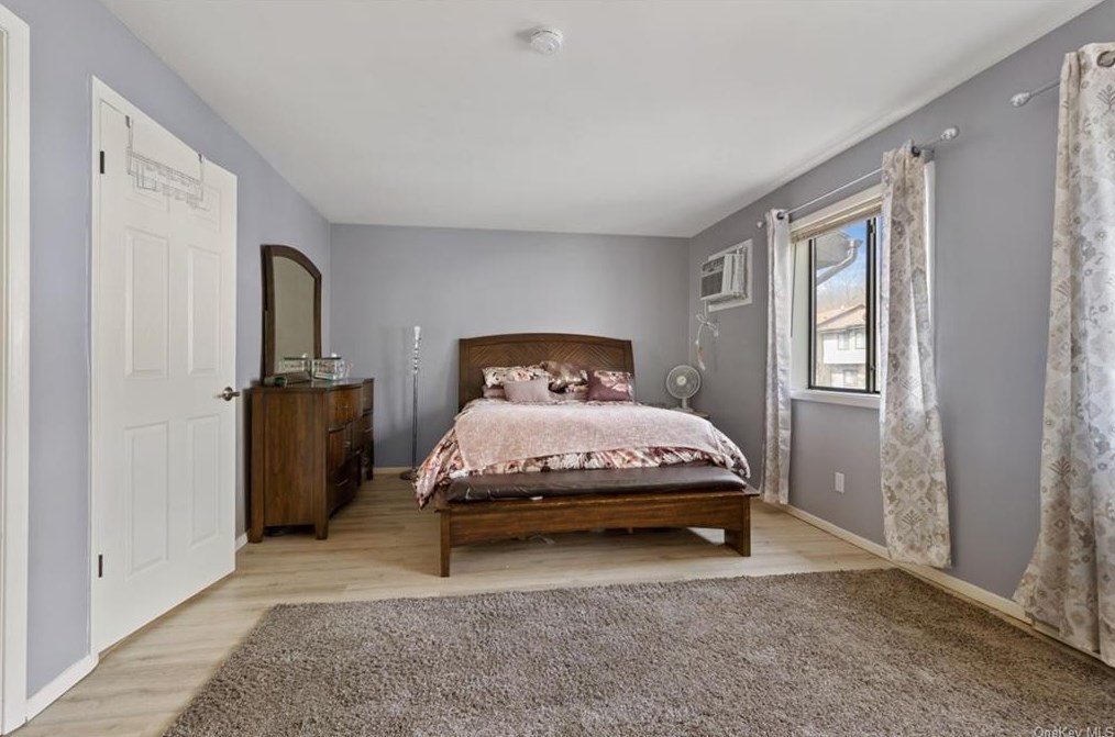 7909 Chelsea Cv, East Fishkill NY  12533-7130 exterior