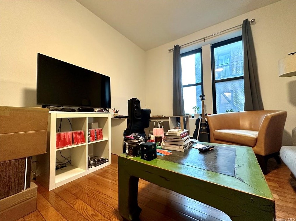 37-33 College Point Blvd #b3d, Flushing, NY 11354