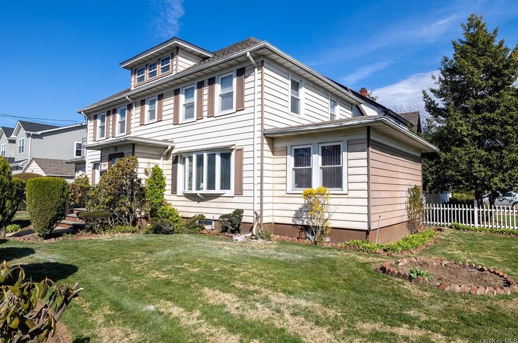 1209 Maple Ave, Hempstead, NY 11550