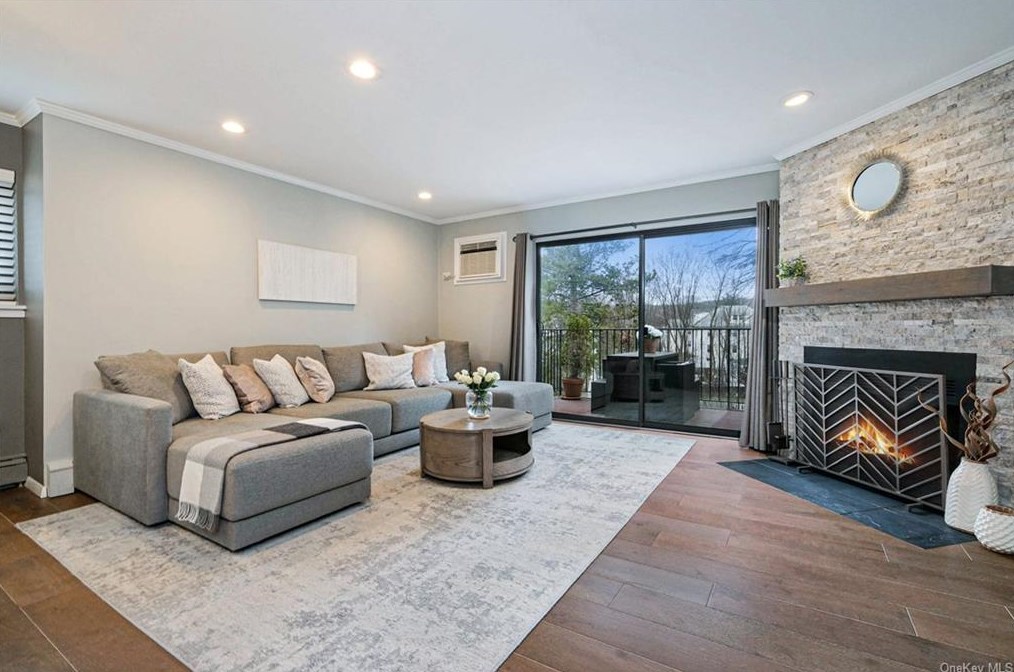 492 N Broadway #24, White Plains, NY 10603