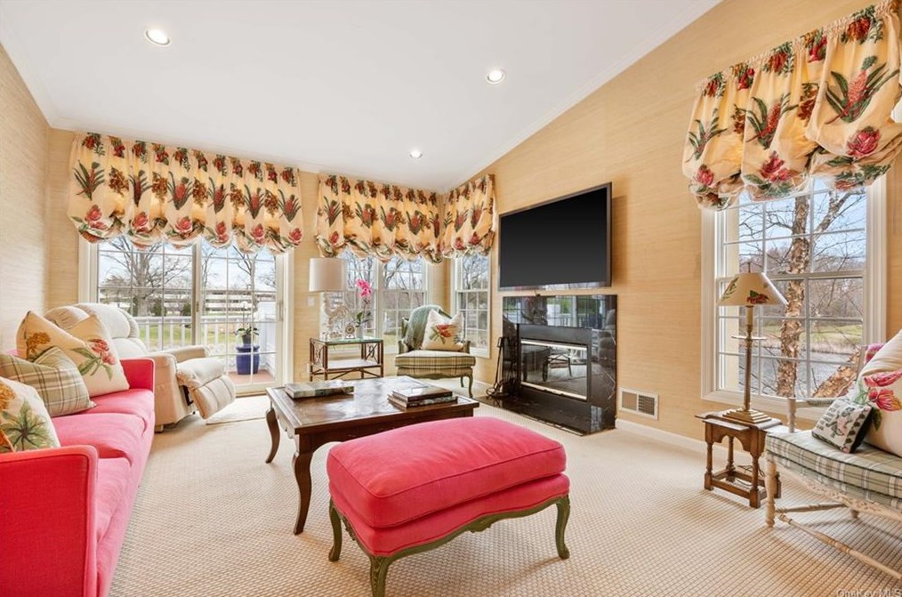 41 Arrowwood Cir, Rye Brook, NY 10573