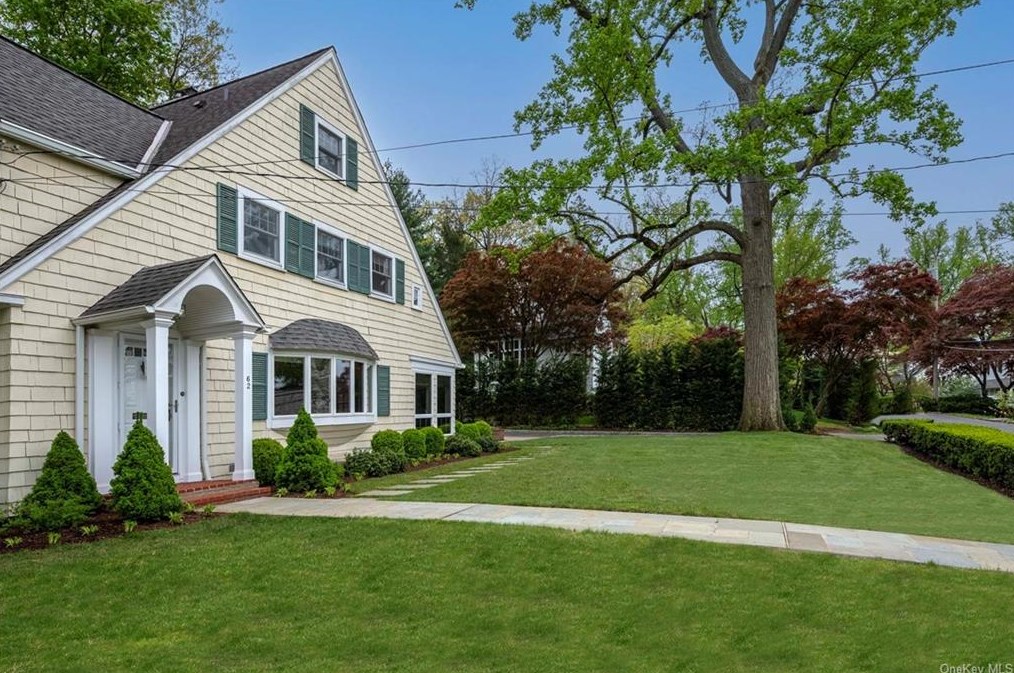 62 Summit Ave, Yonkers, NY 10708