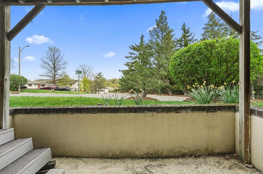 291 Country Club Ln, Mount Ivy NY  10970-2524 exterior