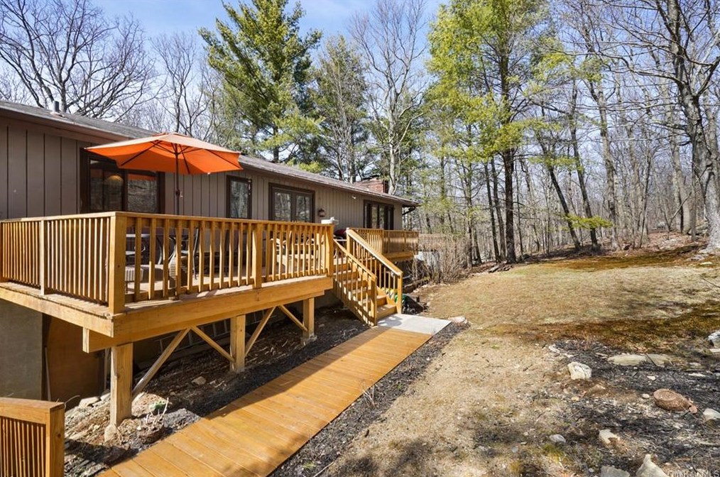 32 Lacrosse Rd, Kent Lakes NY  10512-3631 exterior