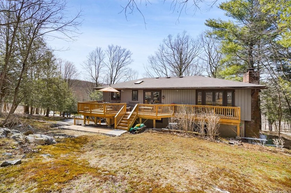 32 Lacrosse Rd, Kent Lakes NY  10512-3631 exterior