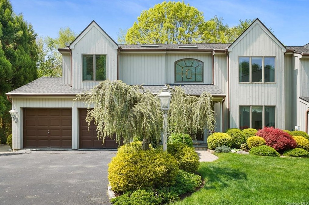 30 Fawn Ln, Somers Town, NY 10589