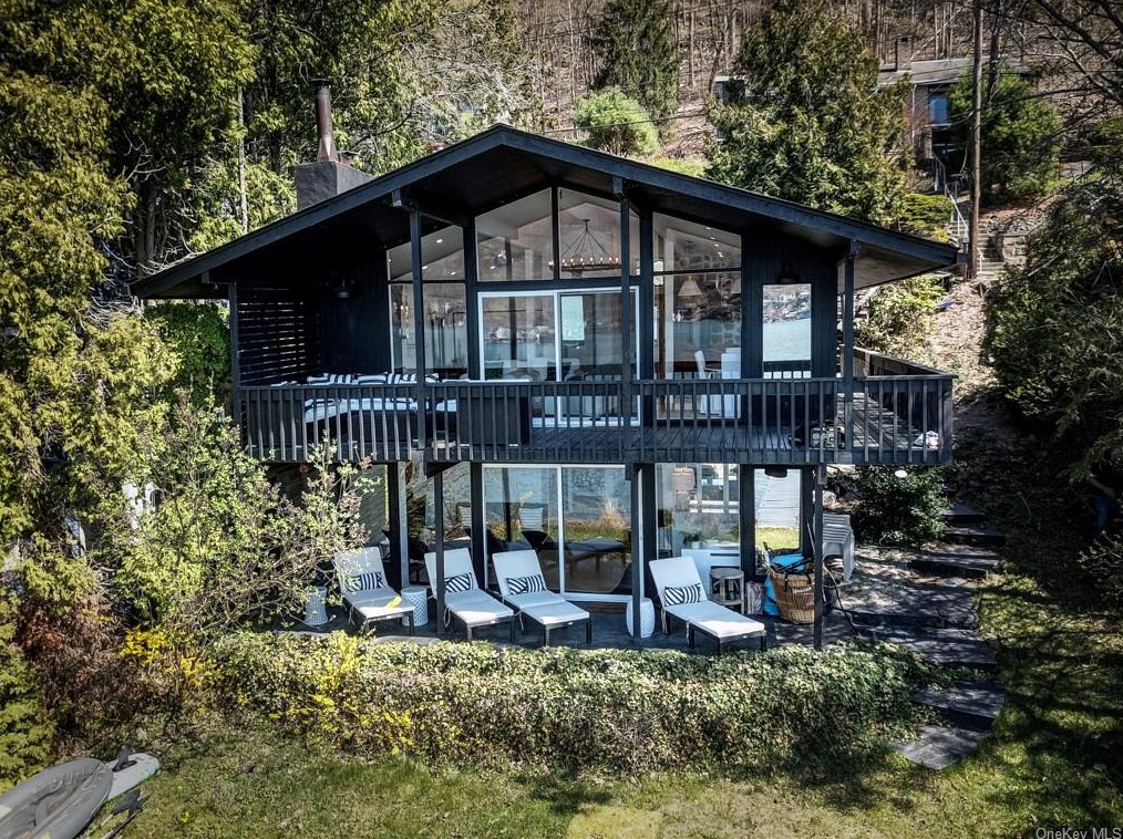 41 Edgemere Ave, Greenwood Lake, NY 10925