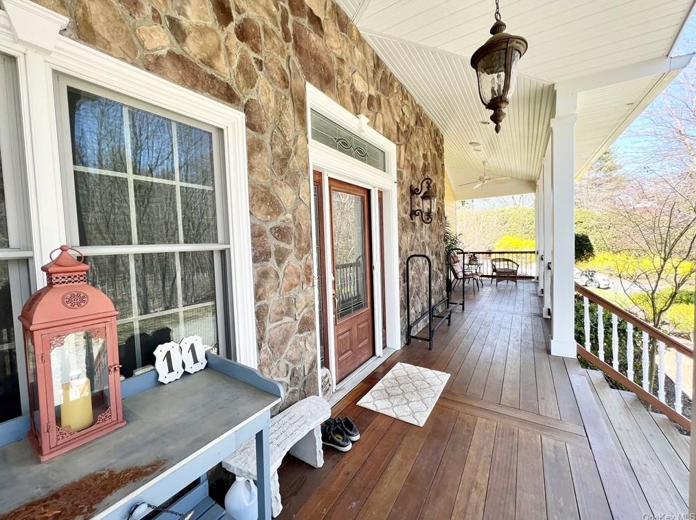 11 Orchard Ave, New City, NY 10956-6509