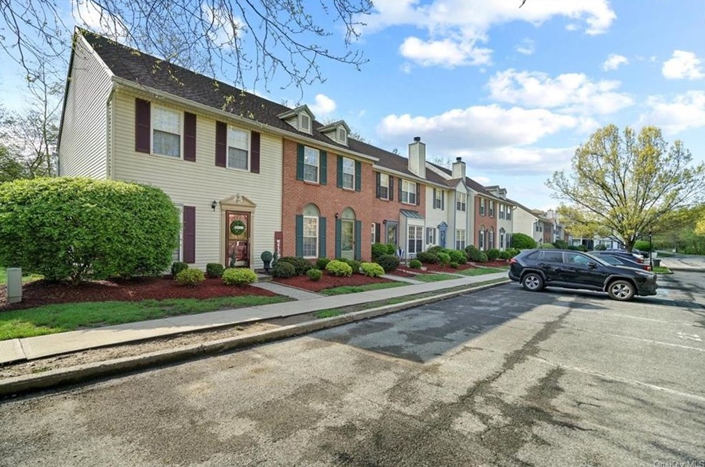 22 Yorkshire Terrace, Washingtonville, NY 10992