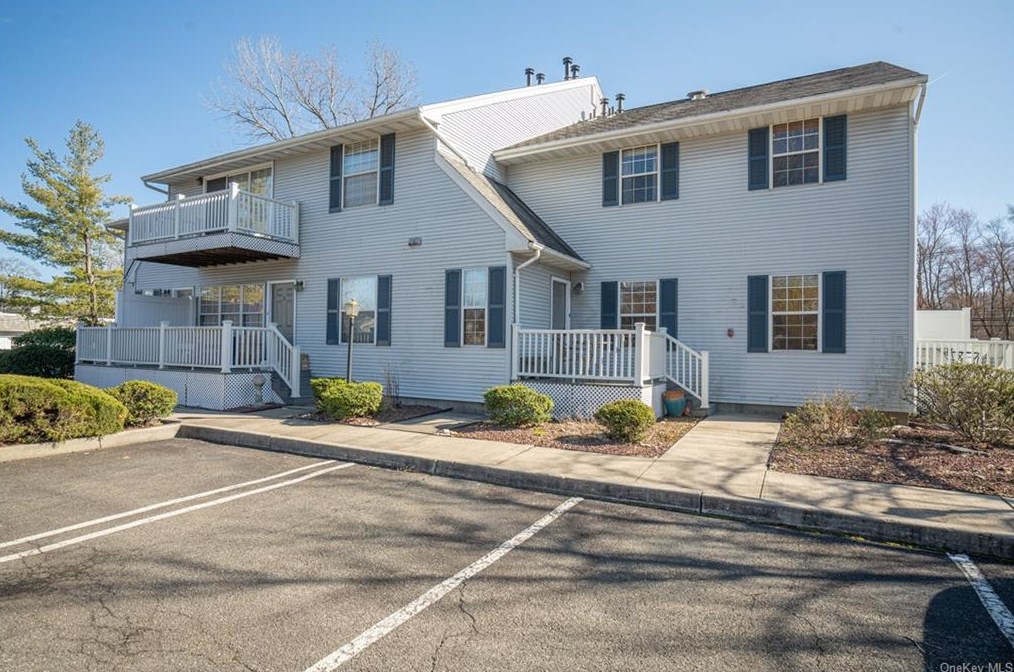 722 W Nyack Rd #1, West Nyack, NY 10994