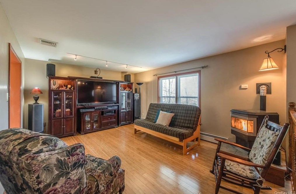 1934 Route 300, Newburgh, NY 12550-8963