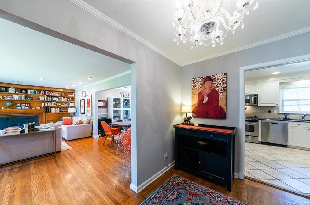 97 Runyon Pl, Scarsdale, NY 10583