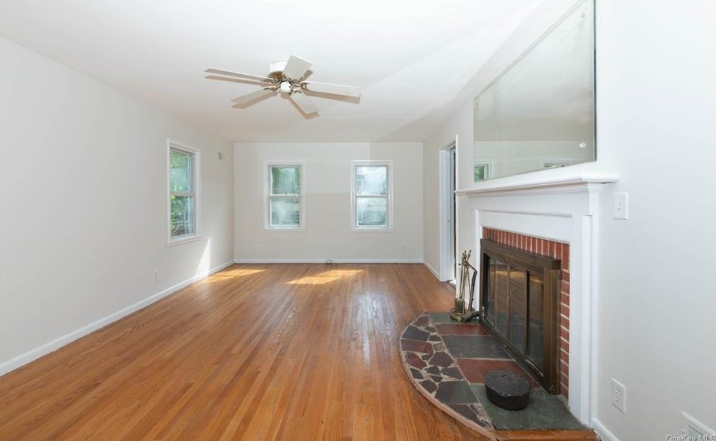 39 Grandview Ave, Dobbs Ferry, NY 10522-2315