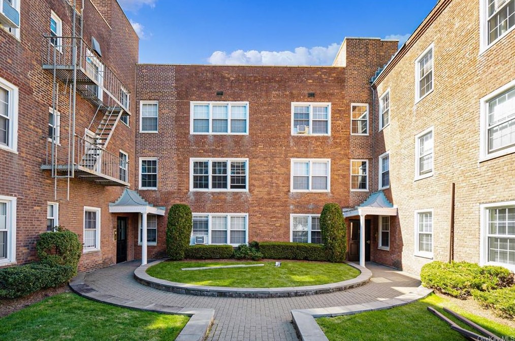 1815 Palmer Ave #1m, Larchmont, NY 10538