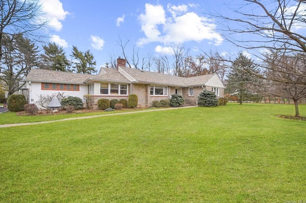 29 Topland Rd, Hartsdale, NY 10530