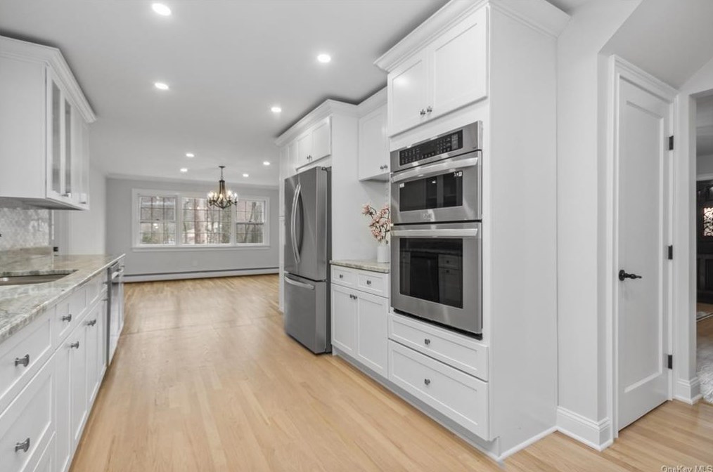 8 Lalli Dr, Katonah NY  10536-3132 exterior