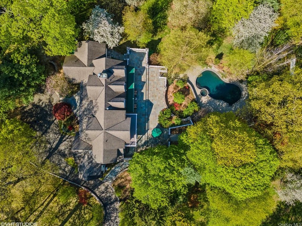 99 Wilson Park Dr, North Tarrytown, NY 10591