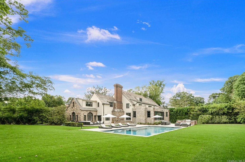 22 Hampton Rd, Scarsdale, NY 10583