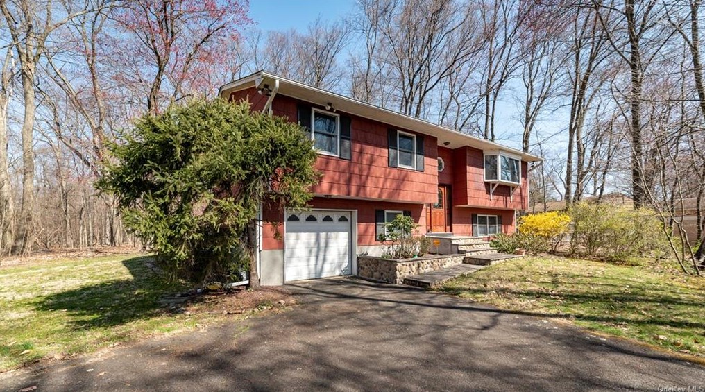 246 Clarkstown Rd, New City, NY