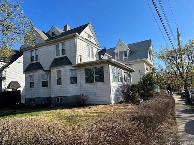 17 Field Ave, New Rochelle NY  10805-1904 exterior