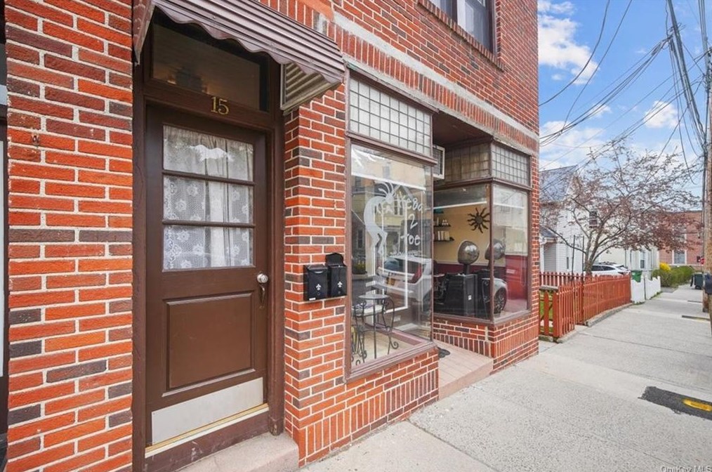 15 Kaldenberg Pl, North Tarrytown, NY 10591