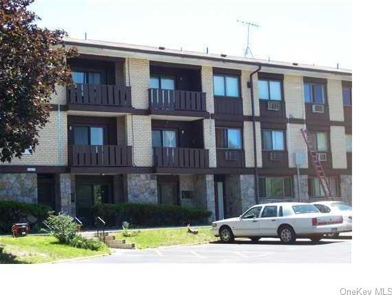 250 N Main St #f29, Chestnut Ridge, NY 10977