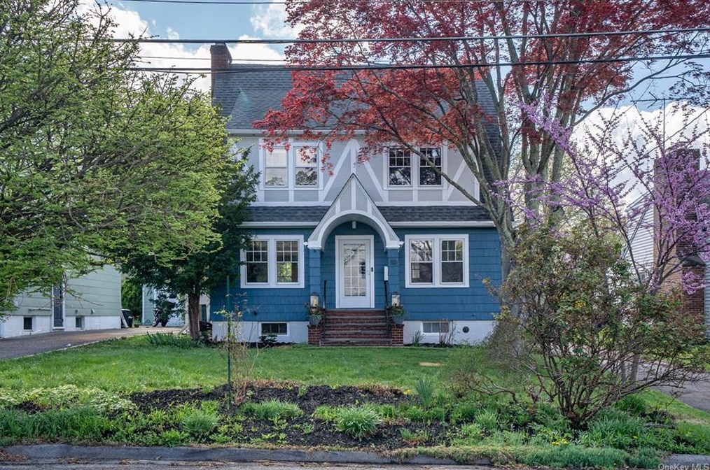 10 Mohegan Rd, Crotonville, NY 10562