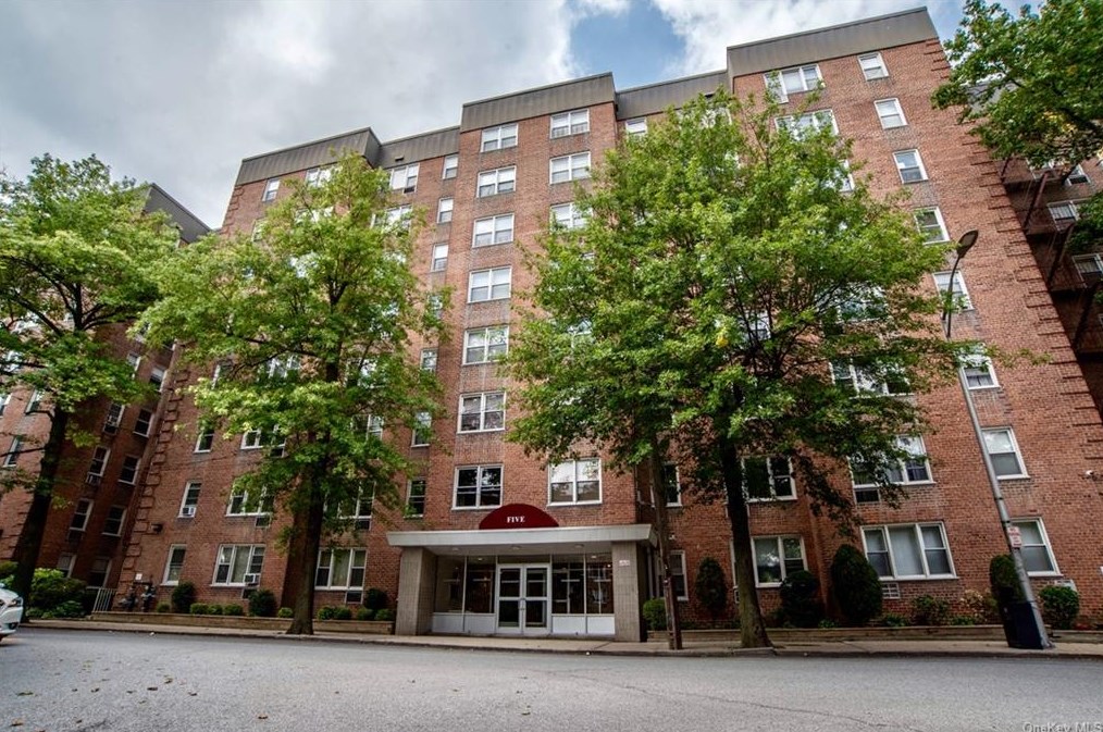 5 Sadore Ln #3d, Yonkers, NY 10710
